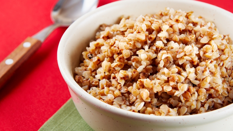 Врач рассказала о вреде гречки для некоторых людей